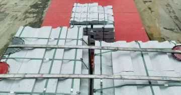 合肥 芝麻白仿形加直形路沿石出货日常