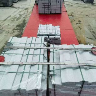 合肥 芝麻白仿形加直形路沿石出货日常