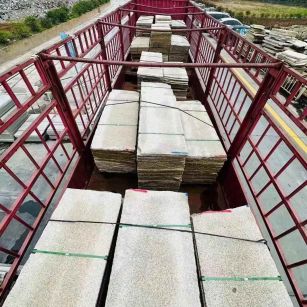 合肥 黄金麻花岗岩荔枝面，光面毛板装车完成