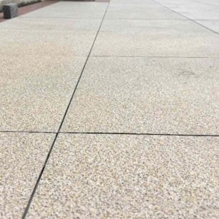 合肥 黄金麻花岗岩石板材荔枝面地面铺装效果