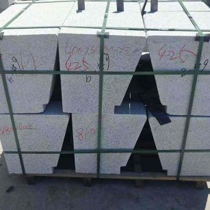 合肥 芝麻白异形坐凳，石凳