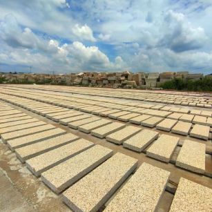 合肥 黄金麻花岗岩荔枝面地铺石防护中