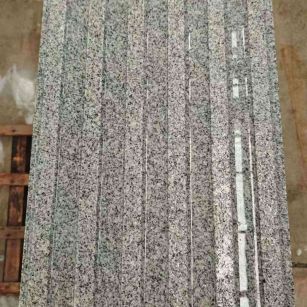 合肥 芝麻白花岗岩荔枝面雕刻盲道，盲条