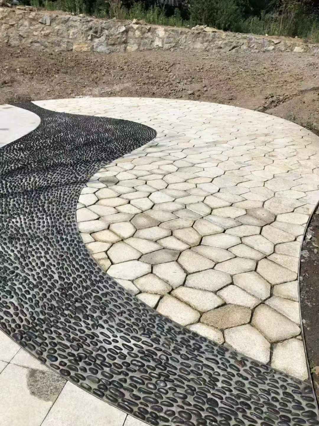 合肥 黄金麻冰裂纹地铺石工地铺装案例