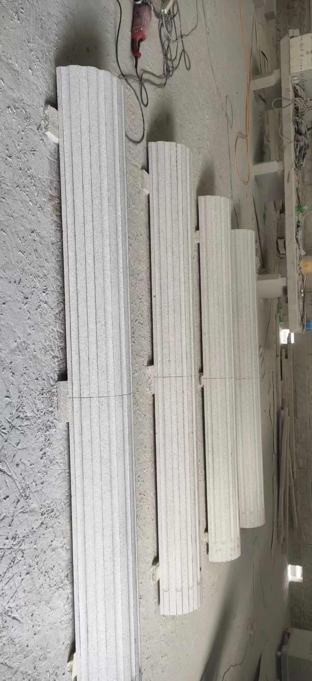 合肥 花岗岩厂家带你看白麻花岗岩门楼大柱柱皮