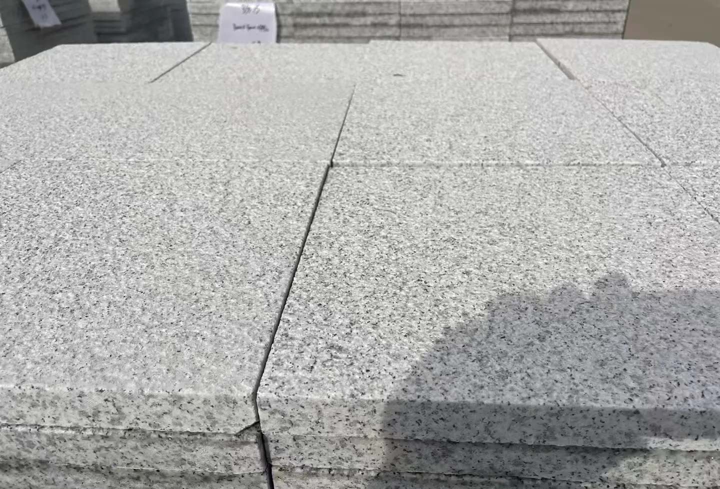 合肥 白麻花岗岩石材推荐 荔枝面地铺石