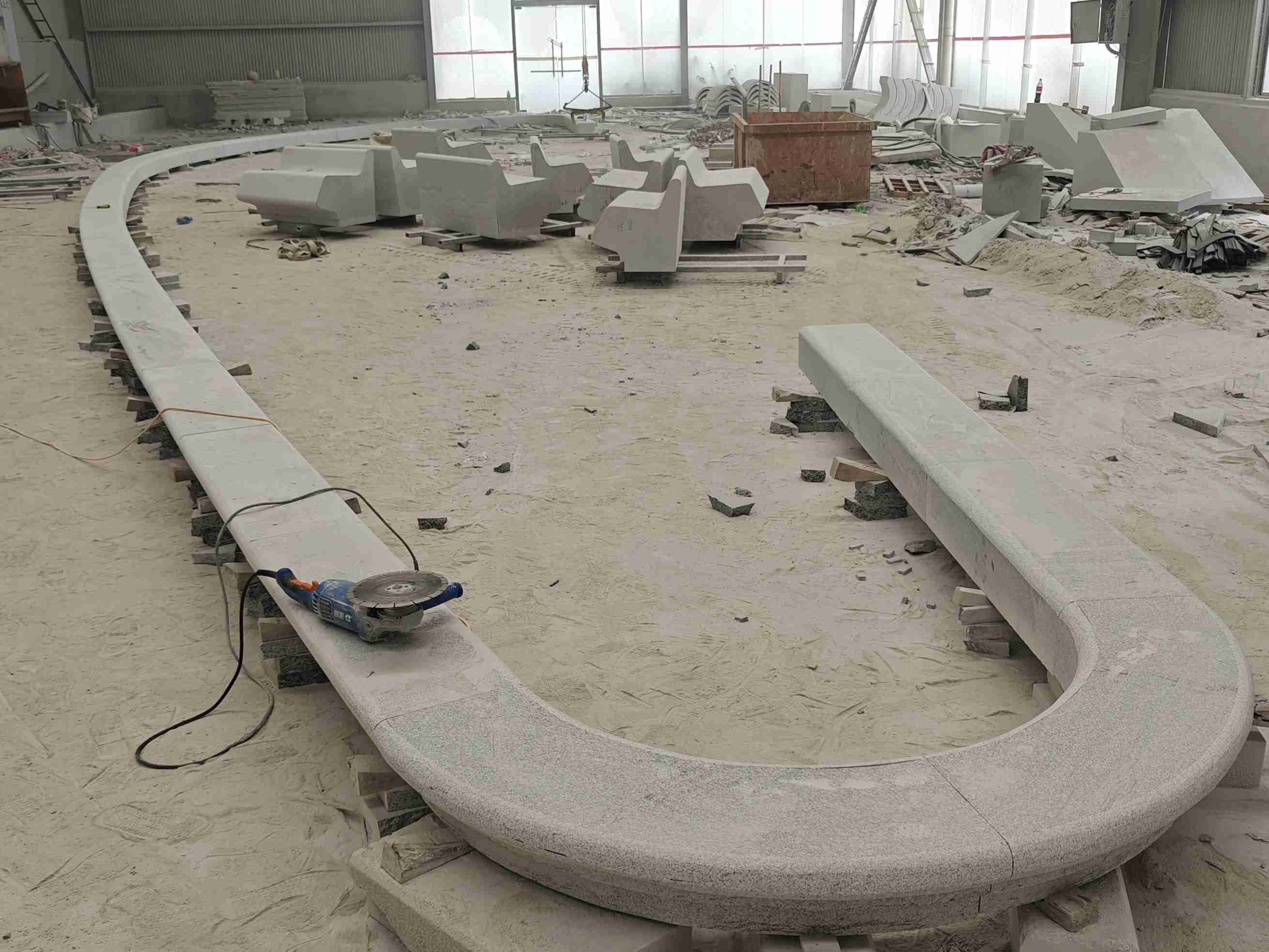 合肥 芝麻白花岗岩弧形花坛石，坐凳石