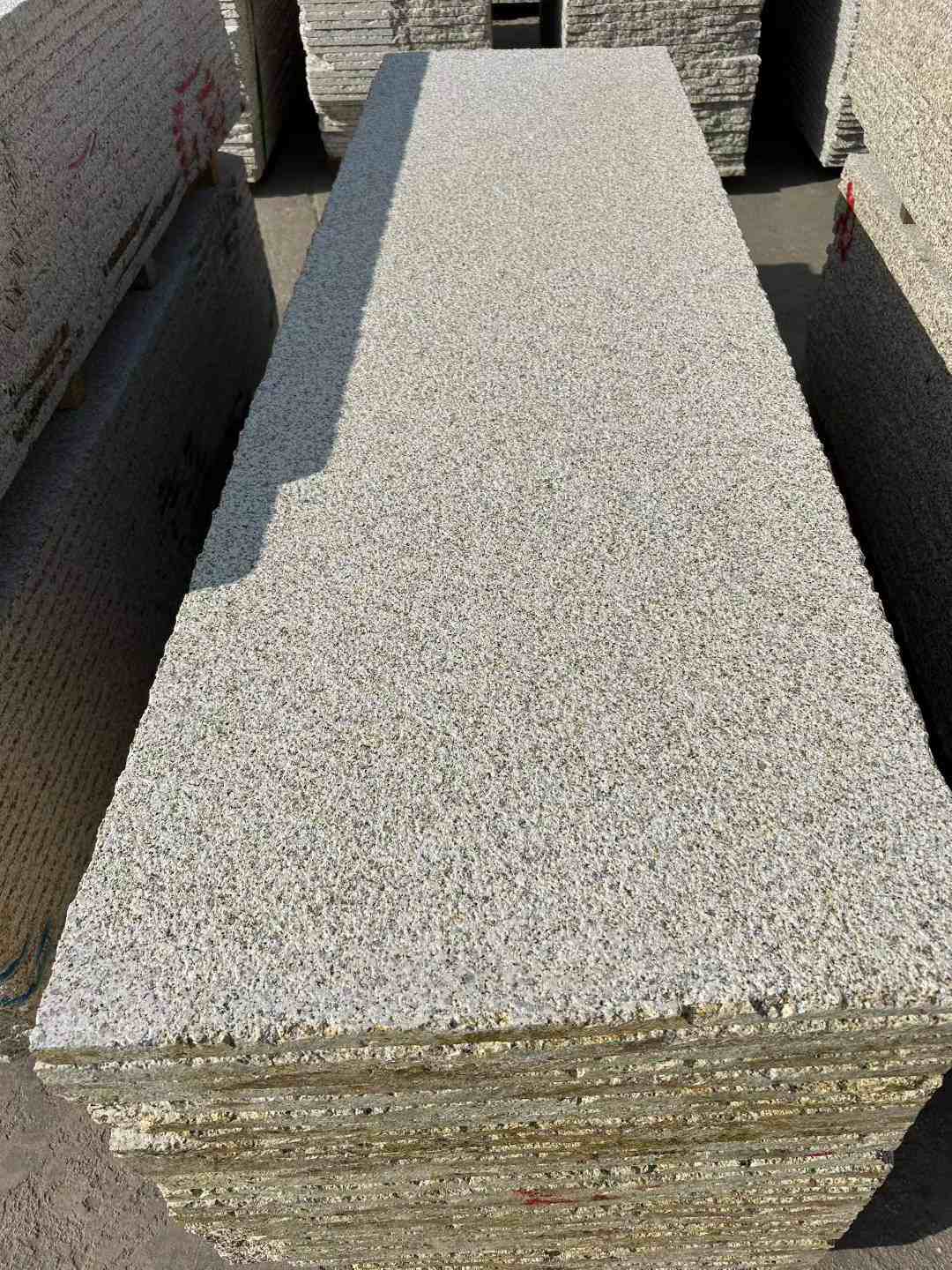 合肥 黄金麻花岗岩荔枝面毛板，半成品