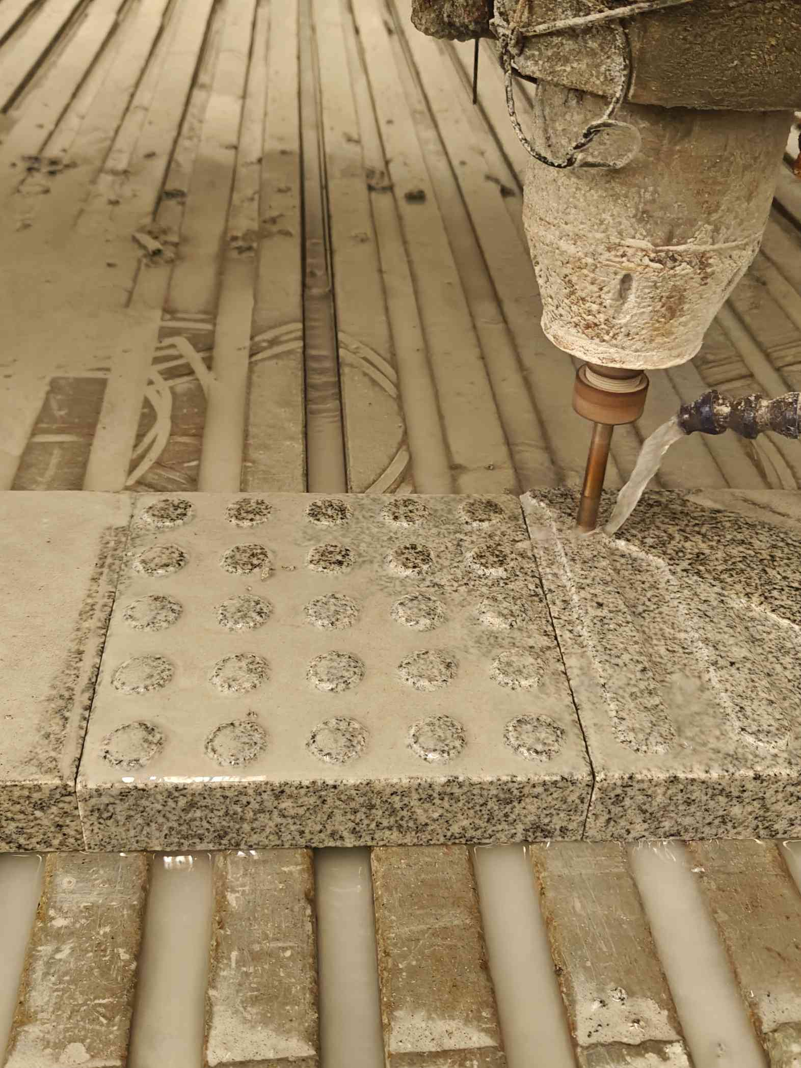 合肥 芝麻白花岗岩石材盲人石、盲道石、盲点石