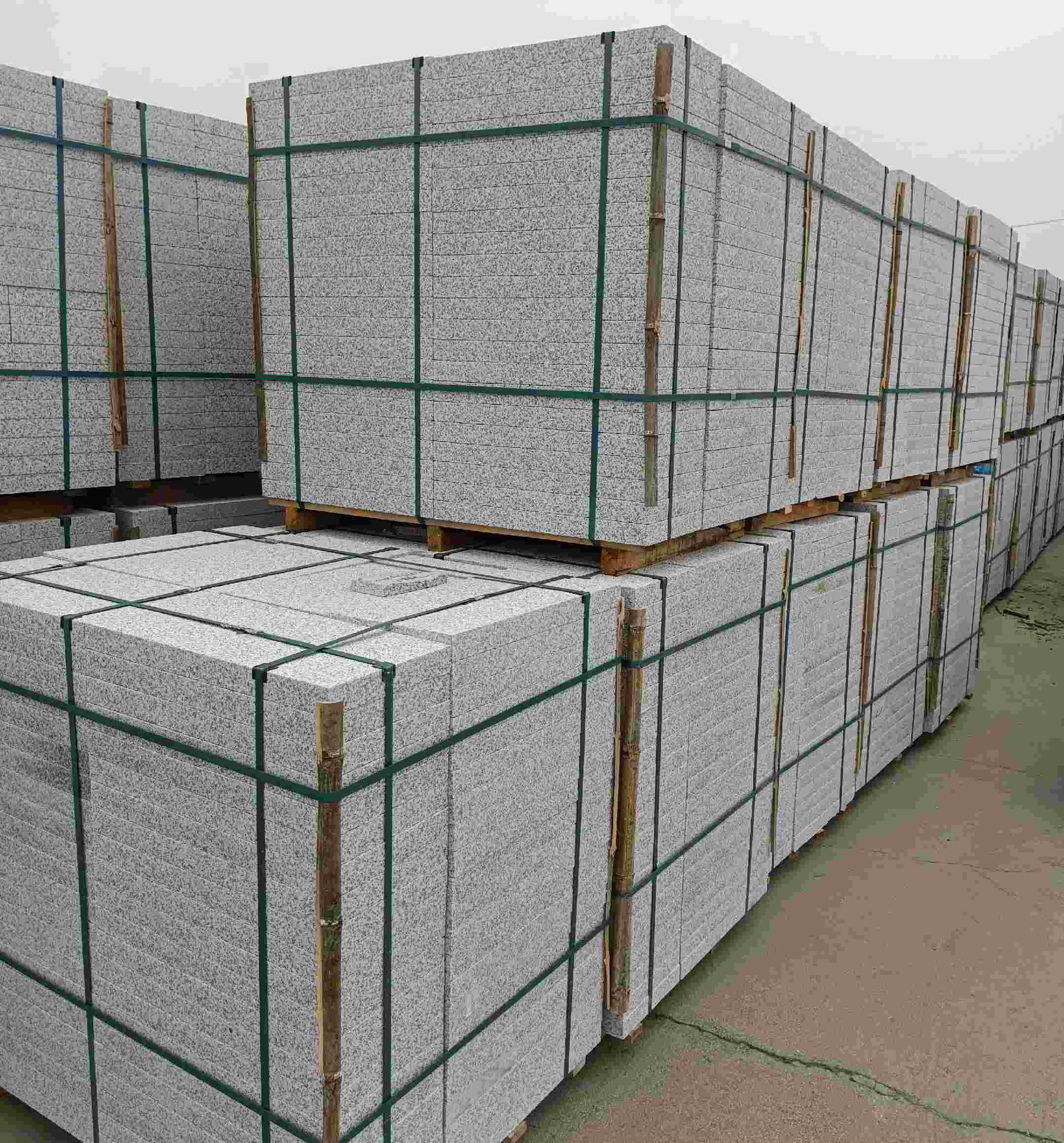 合肥 白麻花岗岩石材荔枝面地铺石（300*600*50）