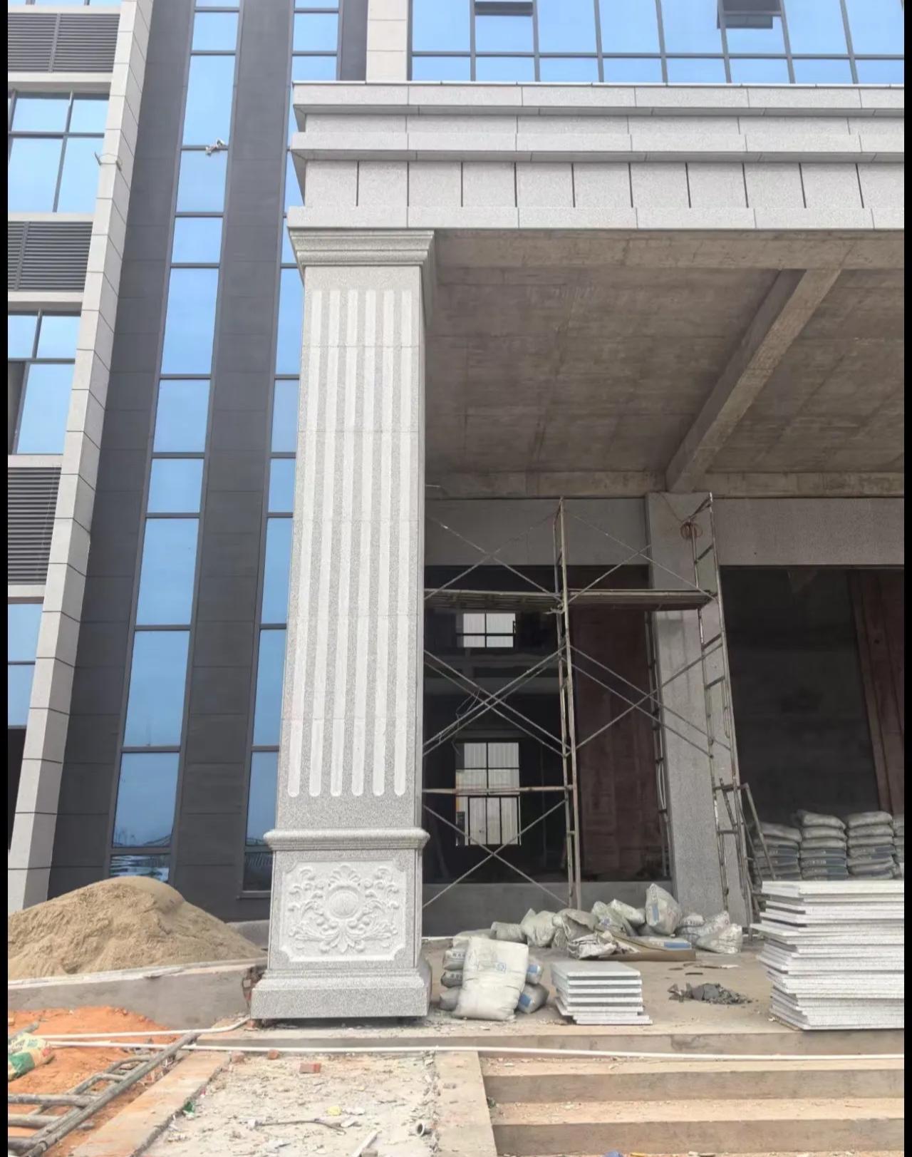 合肥 芝麻白光面花岗岩门楼大柱（罗马柱）配雕花底座