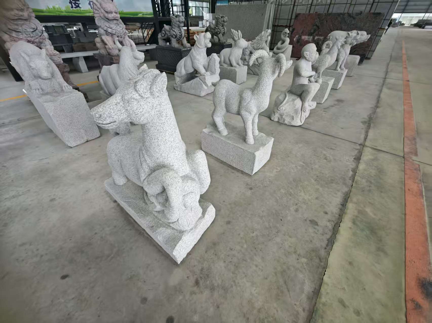 合肥 芝麻白花岗岩造型立体雕刻——十二生肖