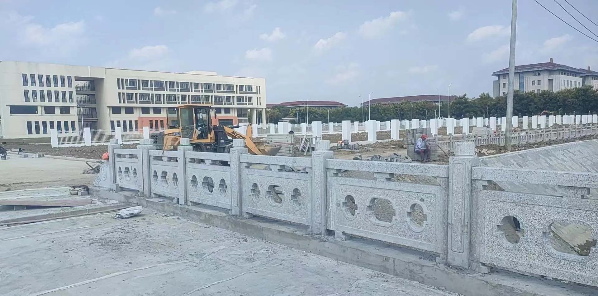 合肥 白麻花岗岩荔枝面河道栏杆