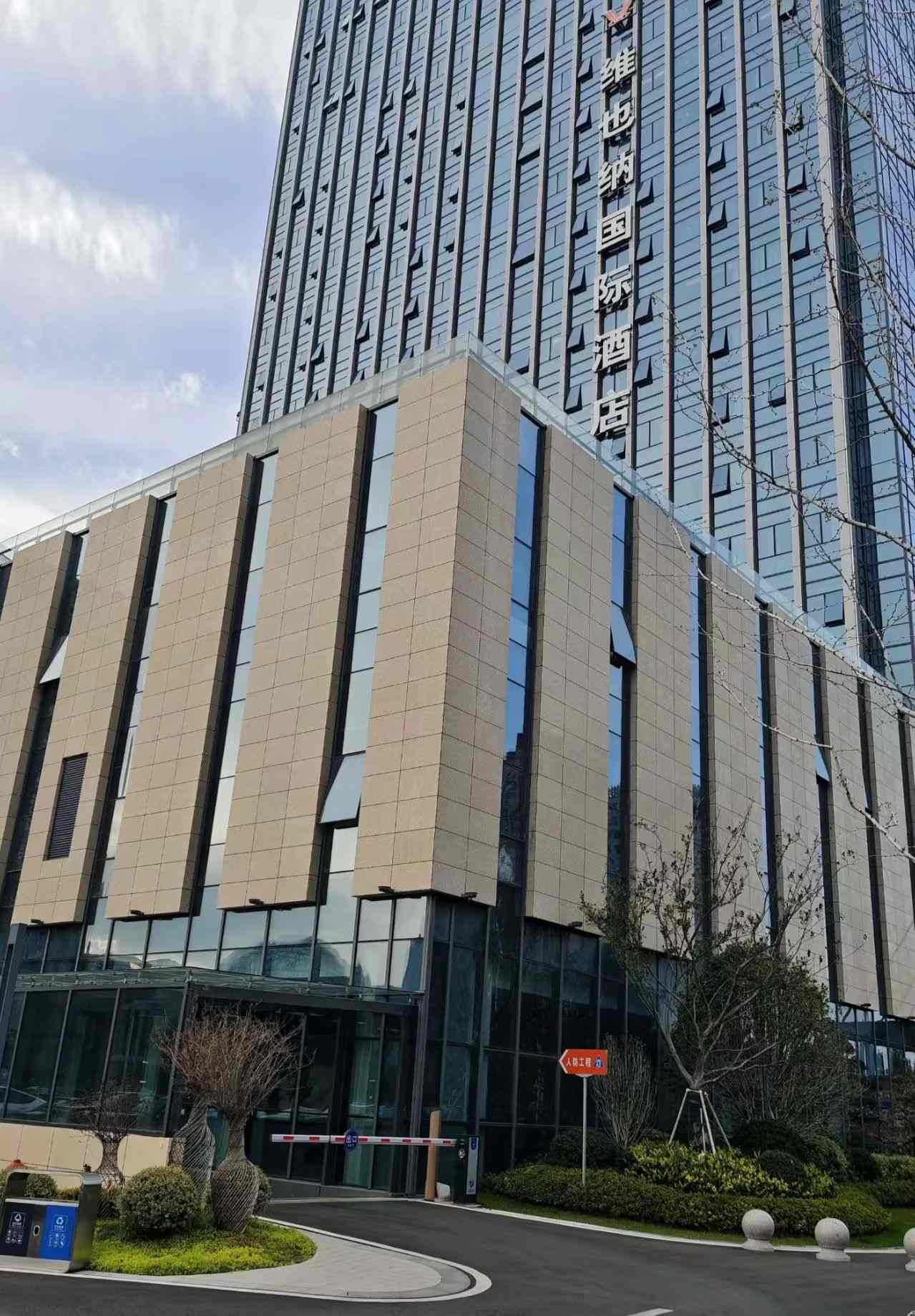 合肥 黄金麻花岗岩外墙干挂