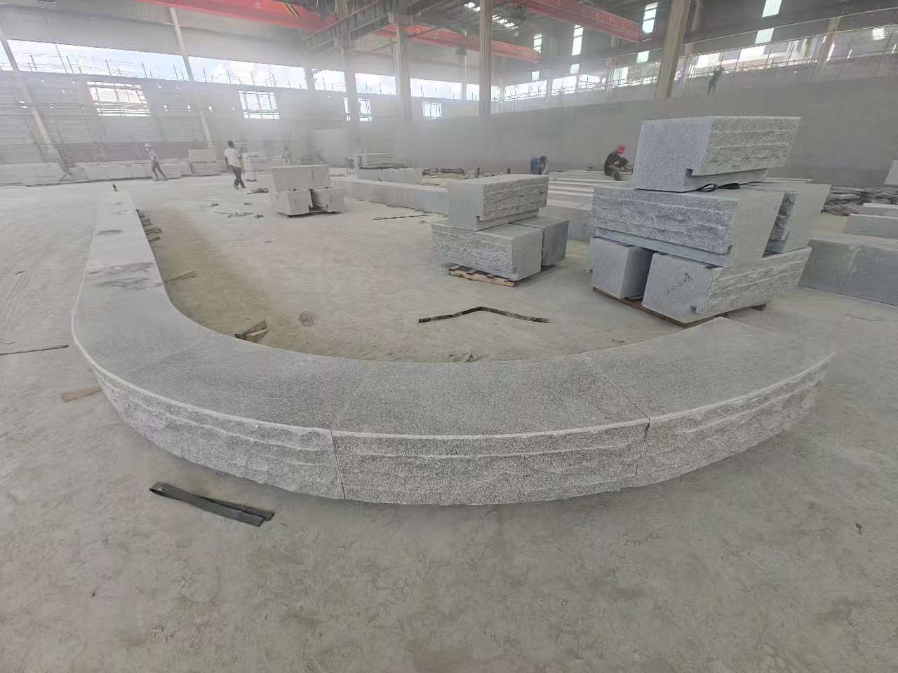 合肥 芝麻白异形坐凳，自然面光面弧形加工