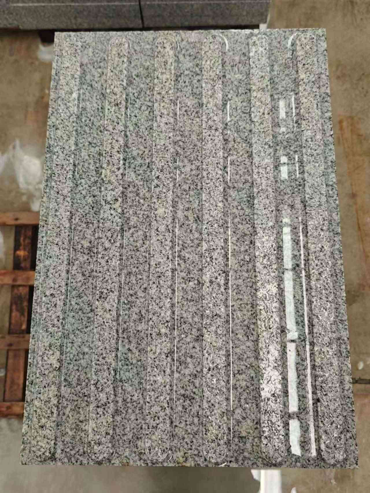 合肥 芝麻白花岗岩荔枝面雕刻盲道，盲条