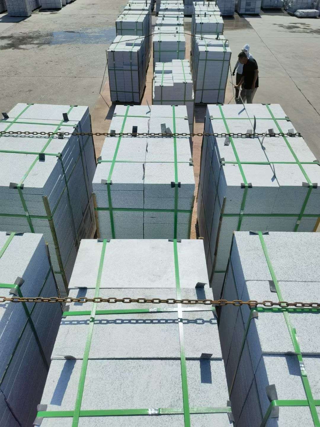 合肥 芝麻白花岗岩5公分地铺石 花岗岩厂家工厂装车日常